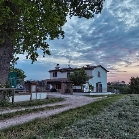 Country & La Quercia Farmház *