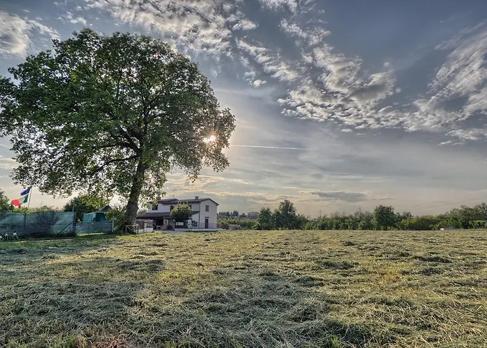 Country & La Quercia Farma *